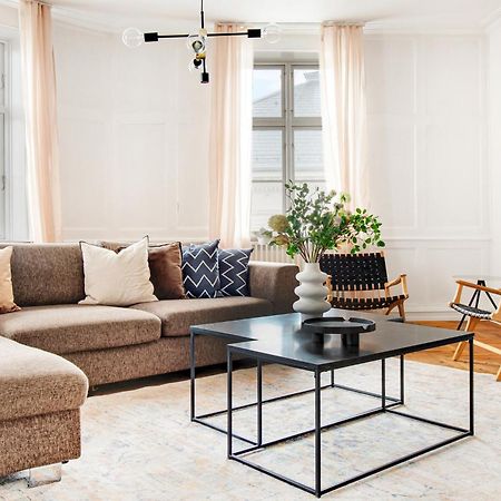 Sanders Square - Spacious Six-Bedroom Apartment Near Amalienborg Kopenhag Dış mekan fotoğraf