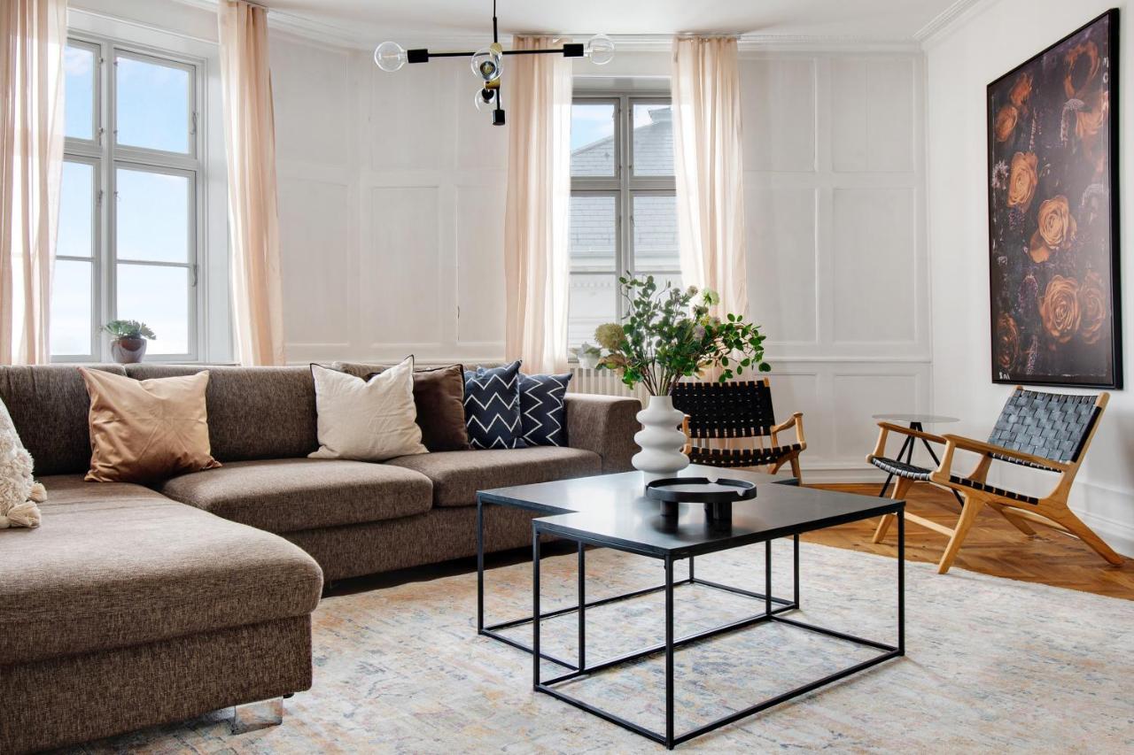 Sanders Square - Spacious Six-Bedroom Apartment Near Amalienborg Kopenhag Dış mekan fotoğraf