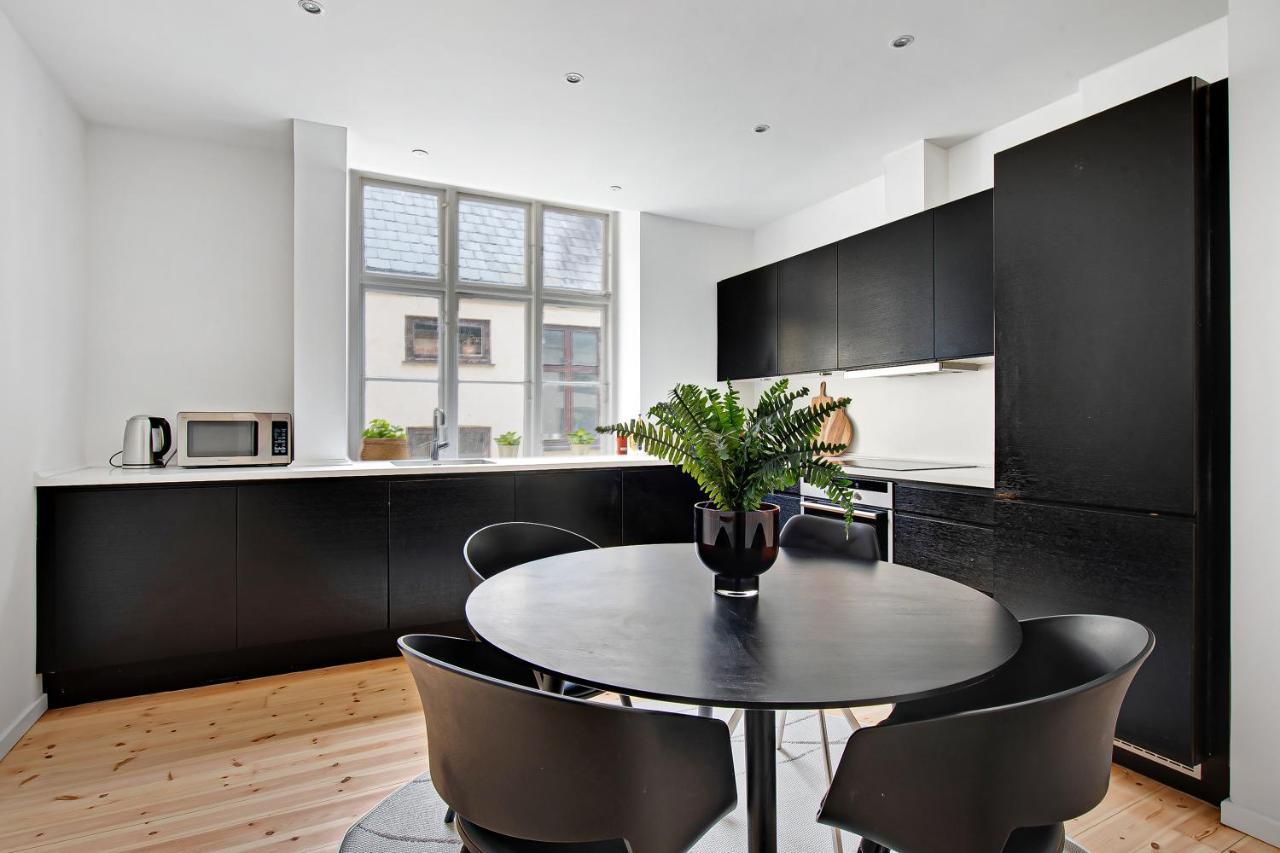Sanders Square - Spacious Six-Bedroom Apartment Near Amalienborg Kopenhag Dış mekan fotoğraf