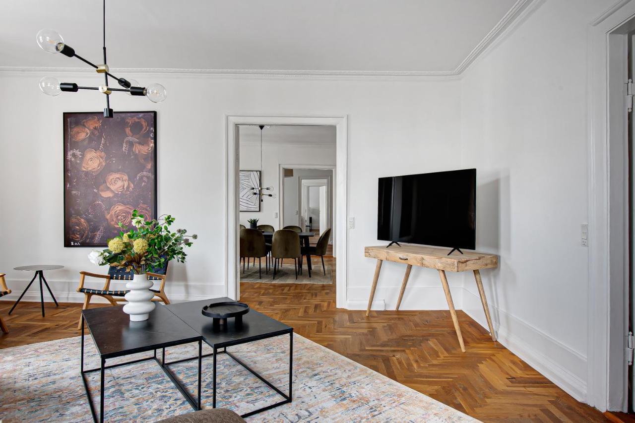 Sanders Square - Spacious Six-Bedroom Apartment Near Amalienborg Kopenhag Dış mekan fotoğraf