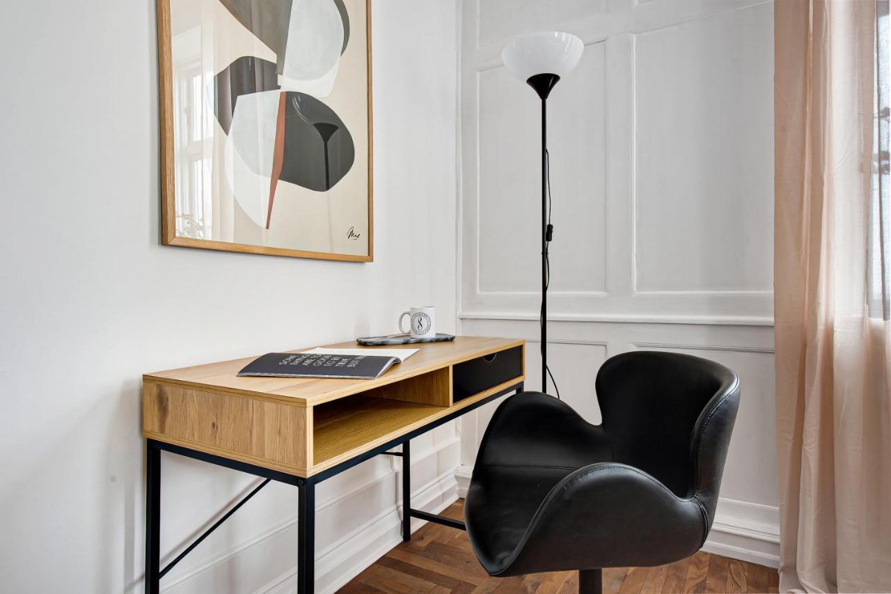 Sanders Square - Spacious Six-Bedroom Apartment Near Amalienborg Kopenhag Dış mekan fotoğraf