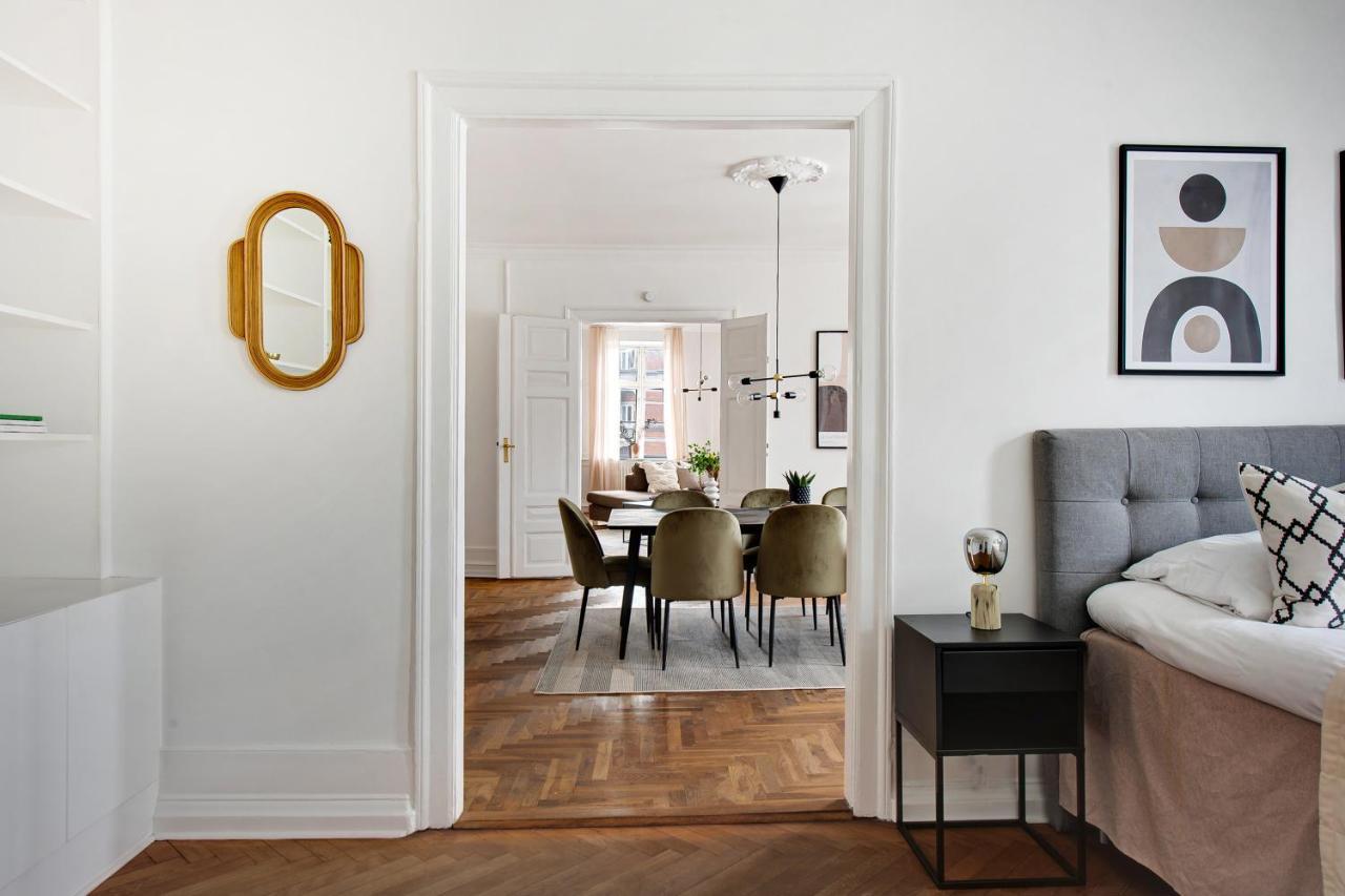Sanders Square - Spacious Six-Bedroom Apartment Near Amalienborg Kopenhag Dış mekan fotoğraf