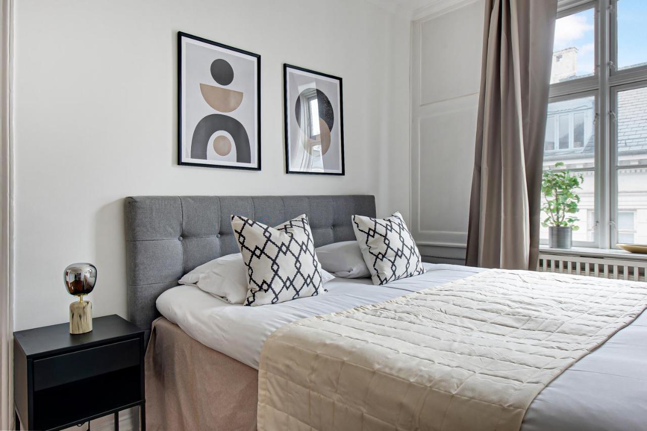 Sanders Square - Spacious Six-Bedroom Apartment Near Amalienborg Kopenhag Dış mekan fotoğraf