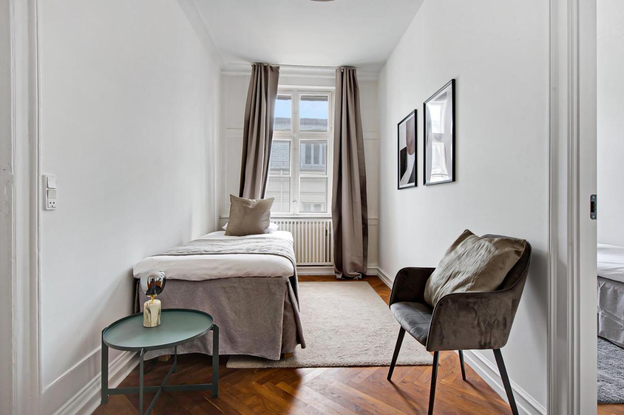 Sanders Square - Spacious Six-Bedroom Apartment Near Amalienborg Kopenhag Dış mekan fotoğraf